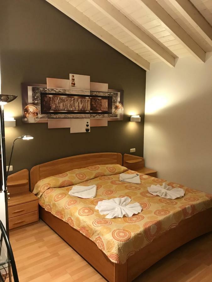 Hotel Korfu Geiselhoring エクステリア 写真