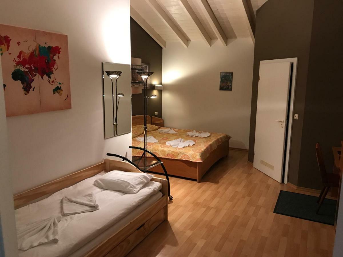 Hotel Korfu Geiselhoring エクステリア 写真