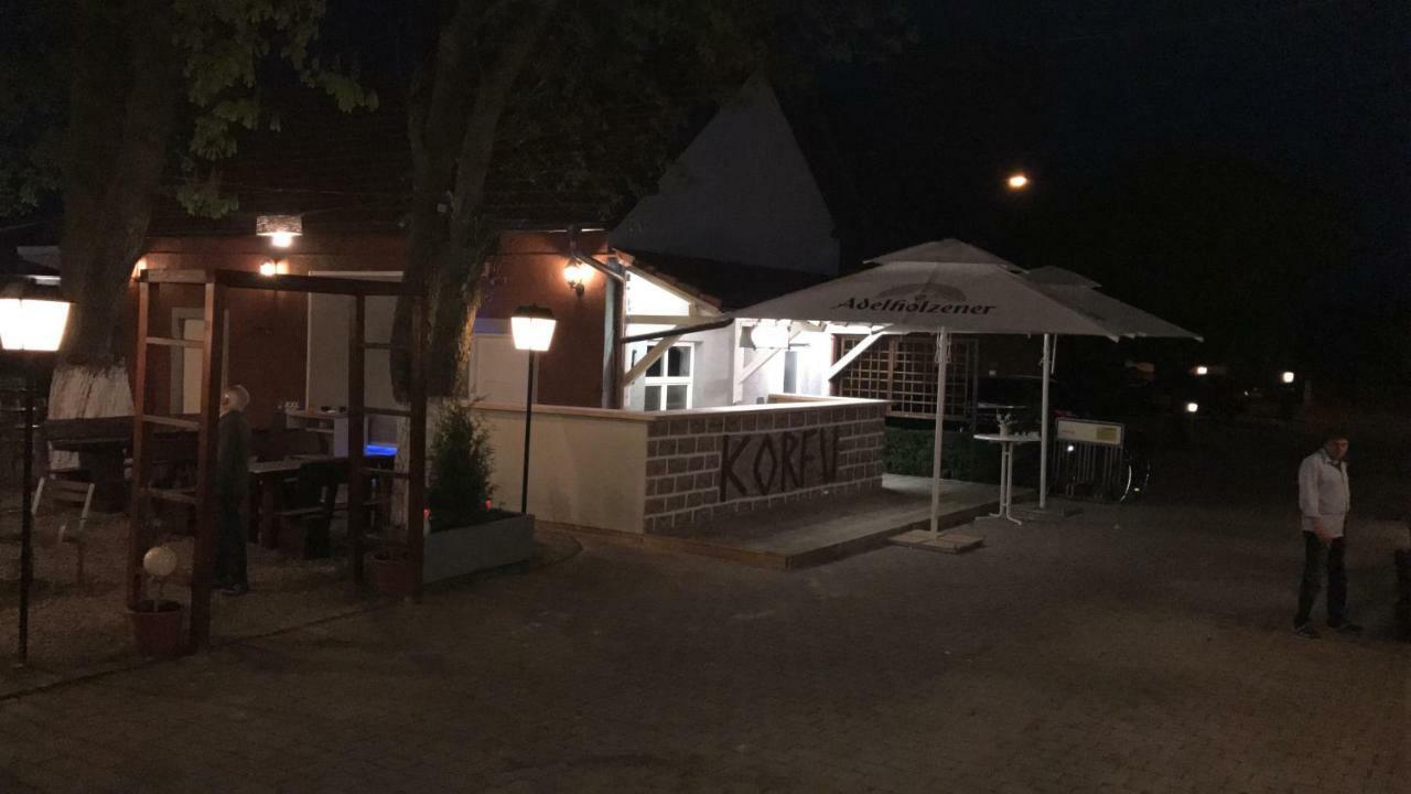 Hotel Korfu Geiselhoring エクステリア 写真