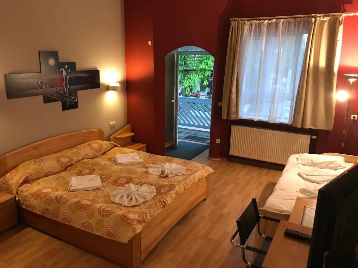 Hotel Korfu Geiselhoring エクステリア 写真